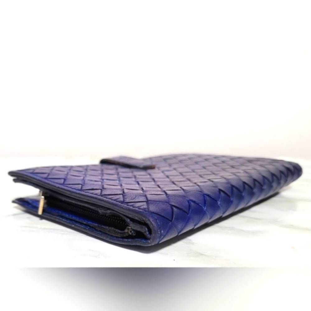 Bottega Veneta Intrecciato Weave Leather Wallet - Picture 9 of 16